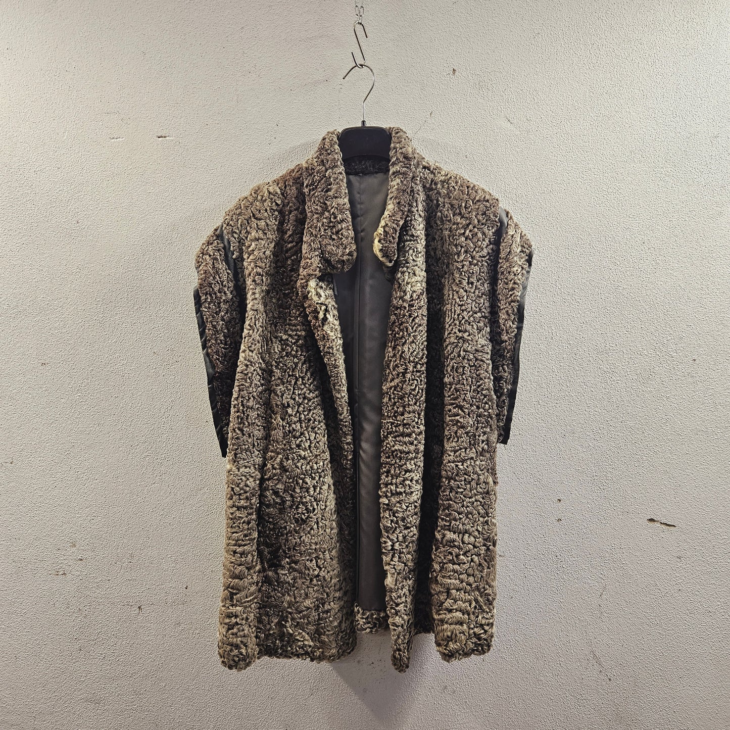 Pelliccia di astrakan vintage smanicata - Taglia 44