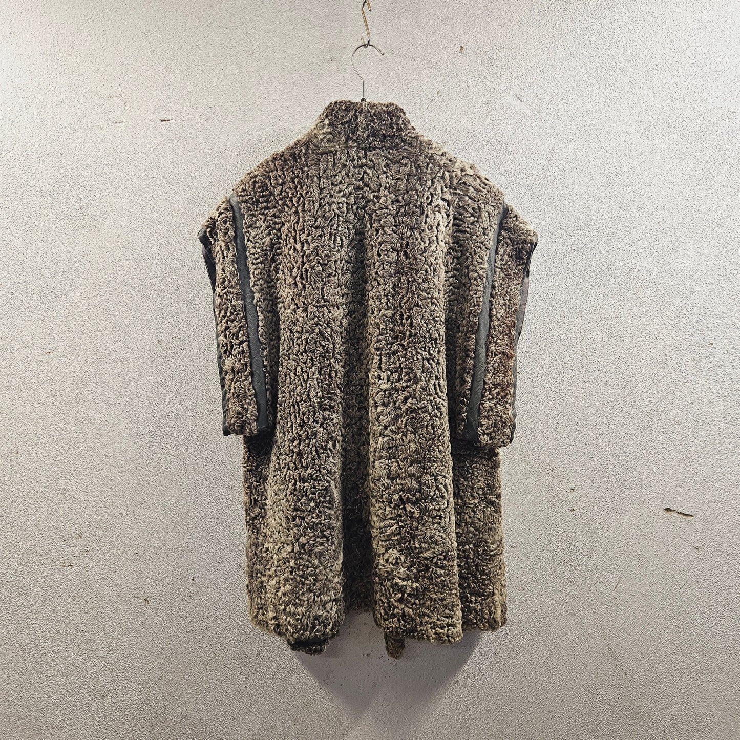 Pelliccia di astrakan vintage smanicata - Taglia 44