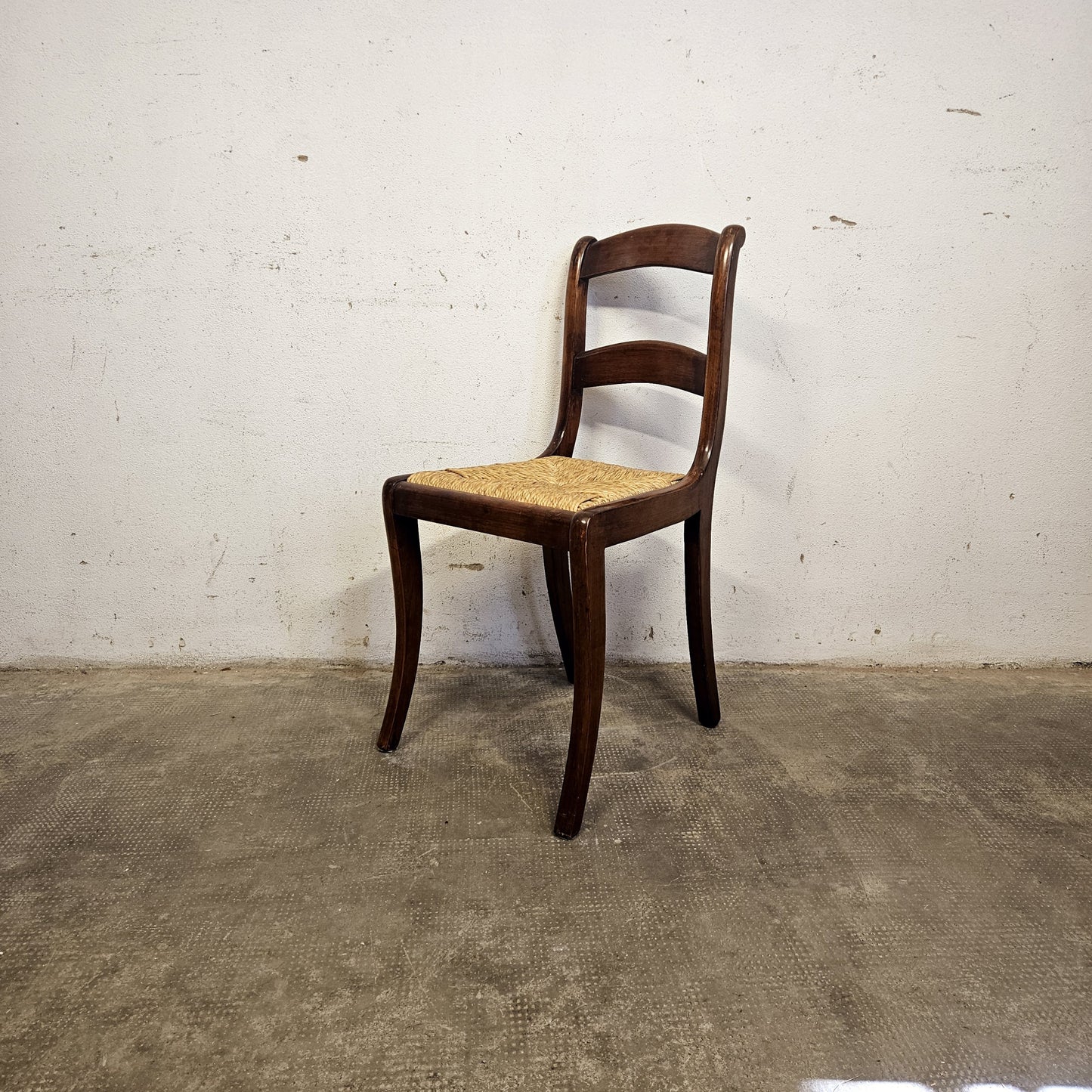 Sedia in stile rustico