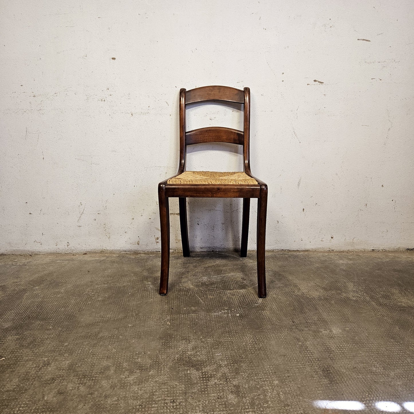 Sedia in stile rustico