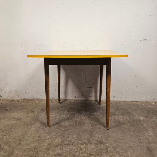 Tavolo in formica
