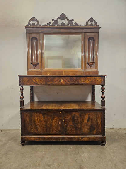Credenza con alzata e specchiera