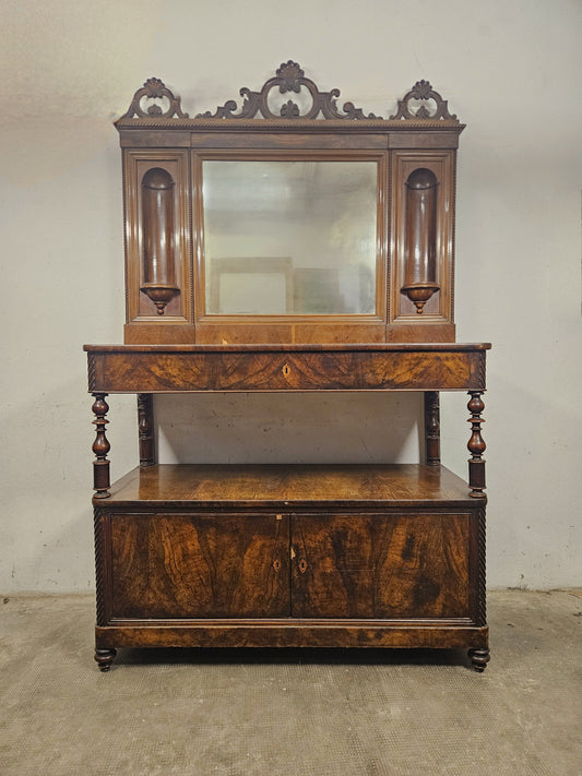Credenza con alzata e specchiera