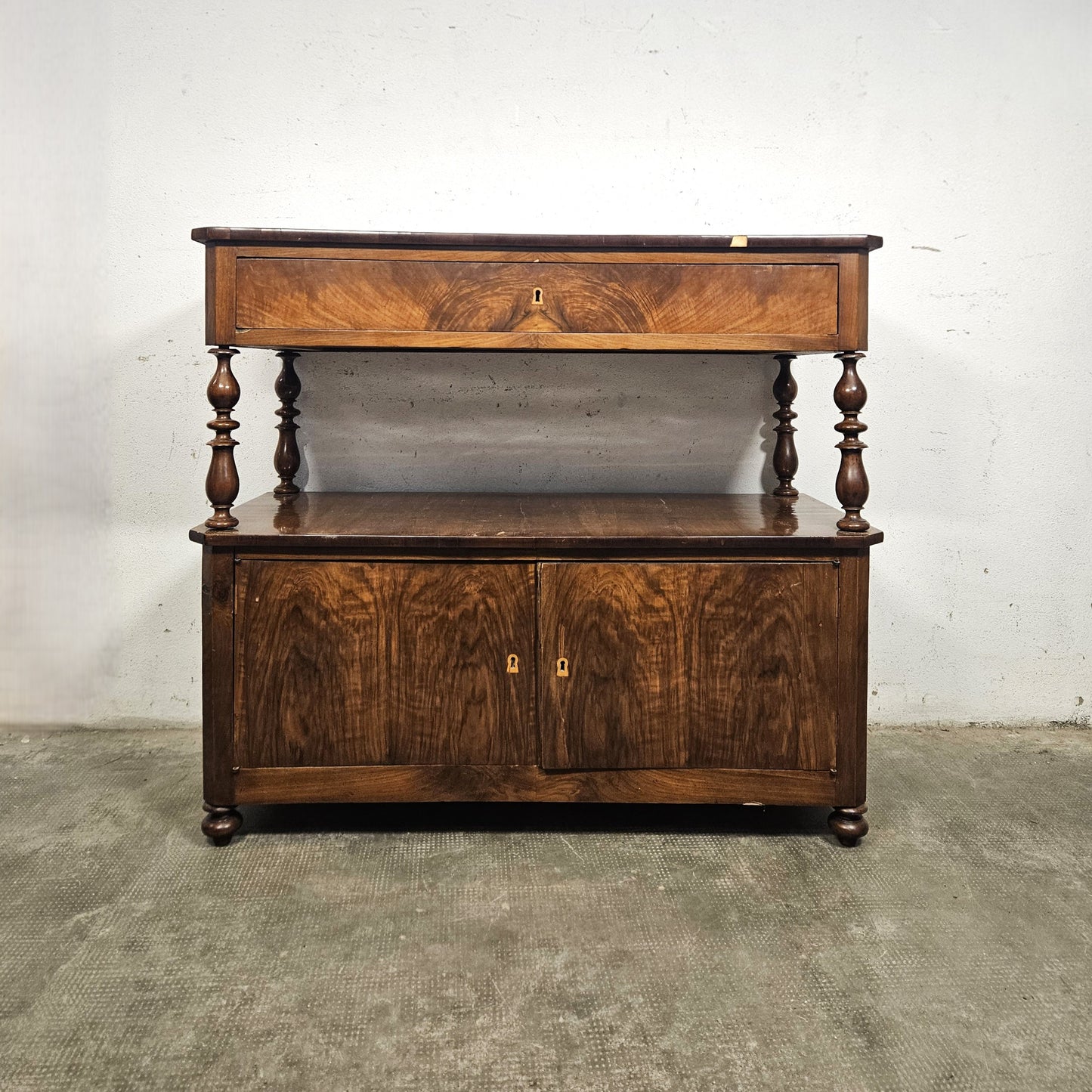 Credenza a giorno