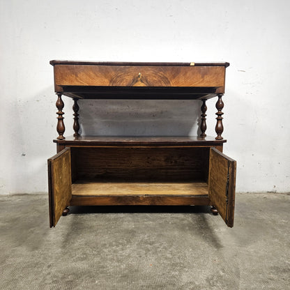 Credenza a giorno