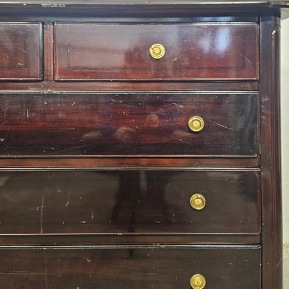 Cassettiera con piano in marmo e specchio