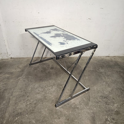 Scrivania con piano in vetro