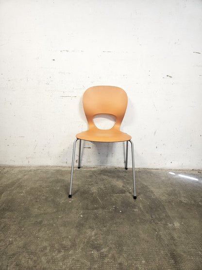 Sedia Pikaia di Kristalia (Arancione)