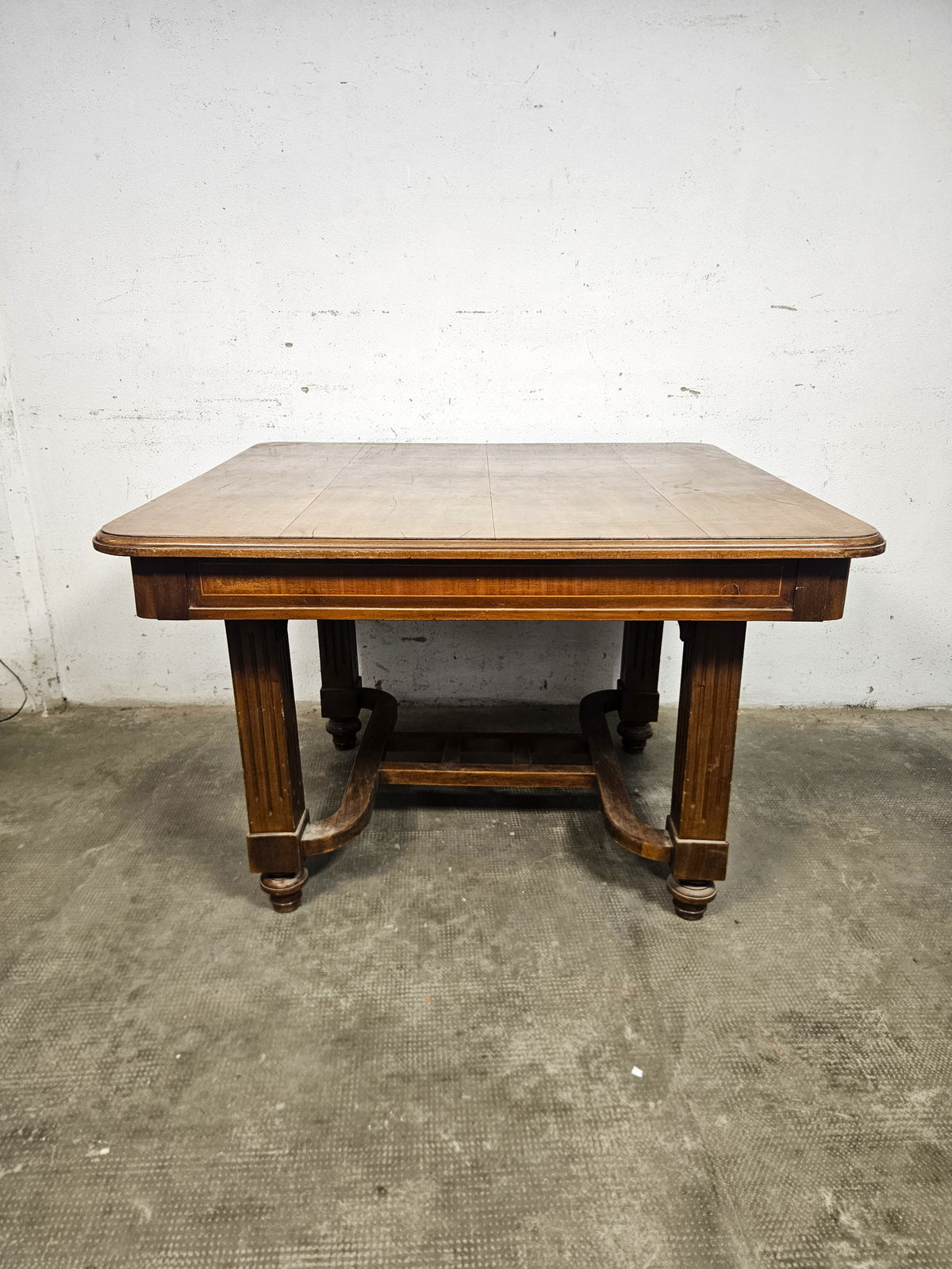 Tavolo Antico Quadrato in Legno Massello