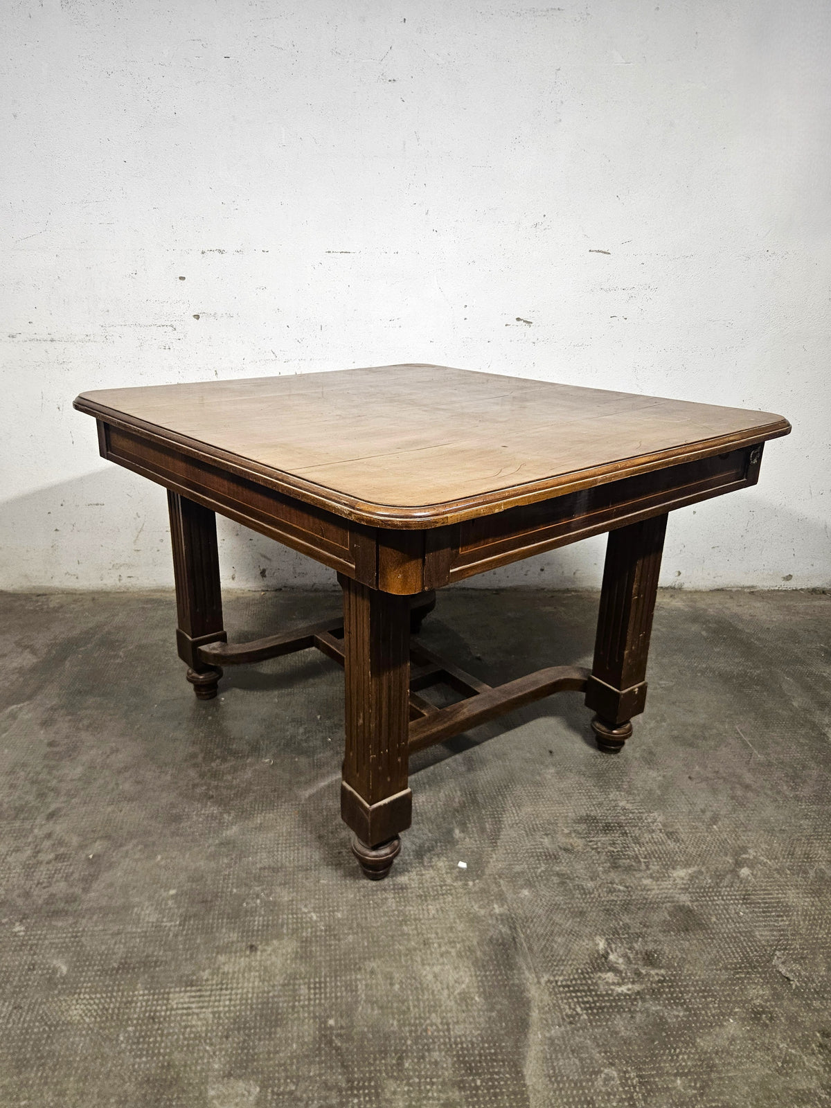 Tavolo Antico Quadrato in Legno Massello